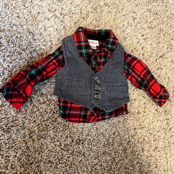 Like brand new 3-piece dressy plaid vest/shirt set w/corduroy pants for NB boy - Picture 5 of 7